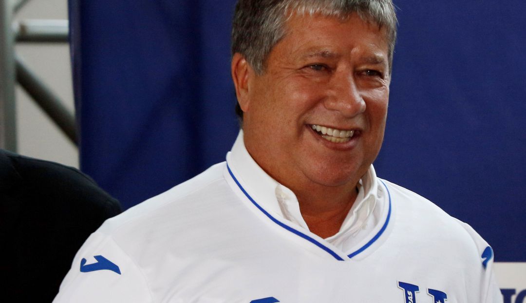 Hernán Darío Gómez durante su presentación en Honduras. Hernán Darío Gómez durante su presentación en Honduras.