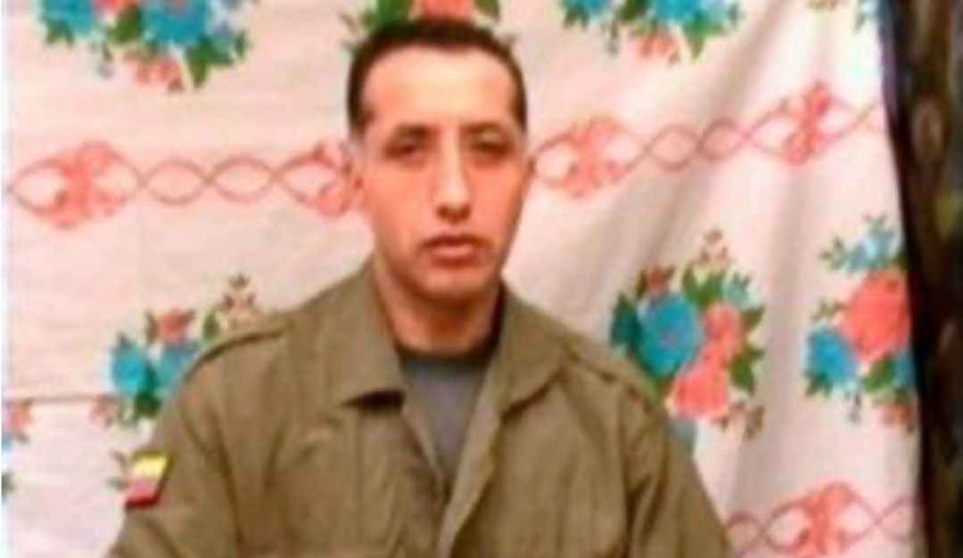 Luis Erazo. Luis Erazo.