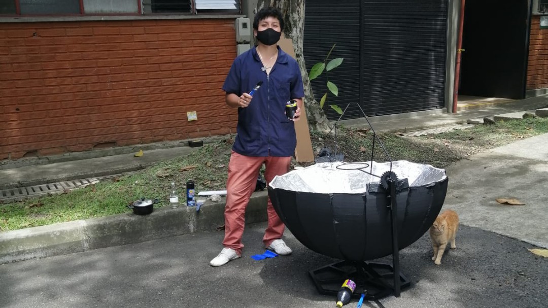 Horno activado con energía solar desarrollan estudiantes de UNAL