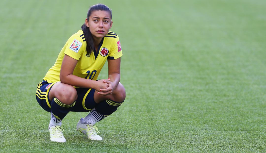 Yoreli Rincón se lamenta tras la eliminación de Colombia del Mundial del 2015. Yoreli Rincón se lamenta tras la eliminación de Colombia del Mundial del 2015.