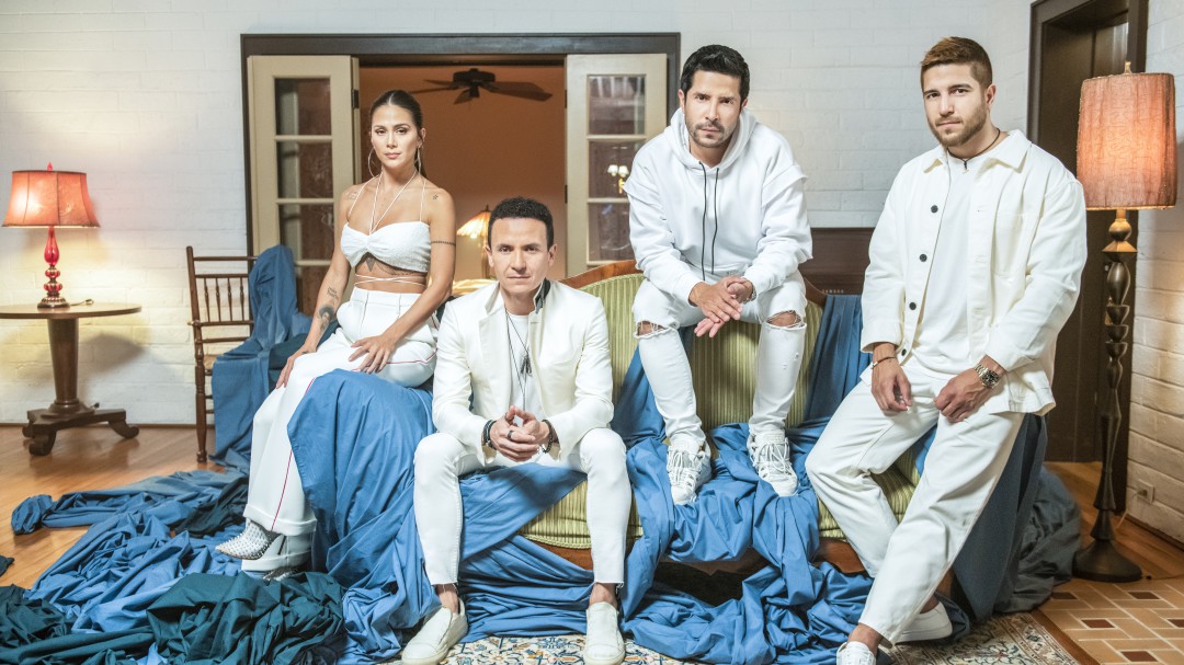 Con la canción "2005" Fonseca le rinde homenaje a "Te mando flores"