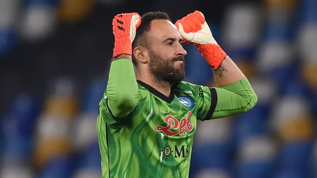 David Ospina sigue imbatible y Napoli se consolida como líder de la Serie A