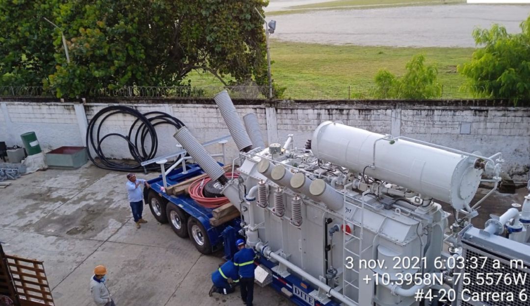 Se adelantan labores para instalar un equipo móvil en la subestación Bocagrande que abastece parte de la zona turística de la ciudad. Se adelantan labores para instalar un equipo móvil en la subestación Bocagrande que abastece parte de la zona turística de la ciudad.