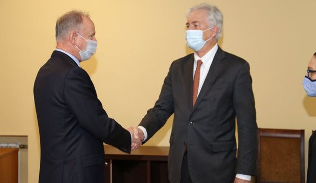 El secretario del Consejo de Seguridad, Nikolái Patrushev, y el director de la Agencia Central de Inteligencia de Estados Unidos, (CIA), William Joseph Burns. El secretario del Consejo de Seguridad, Nikolái Patrushev, y el director de la Agencia Central de Inteligencia de Estados Unidos, (CIA), William Joseph Burns.