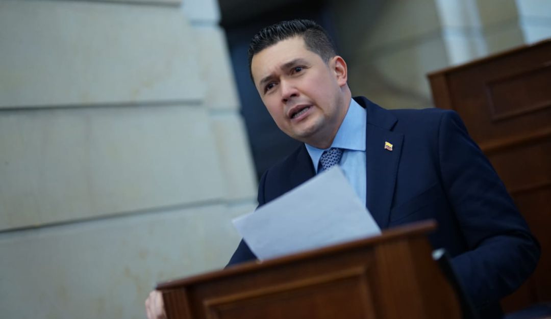 La Cámara de Representantes confirmó que tras la renuncia de Ballesteros, se aplicará silla vacía La Cámara de Representantes confirmó que tras la renuncia de Ballesteros, se aplicará silla vacía