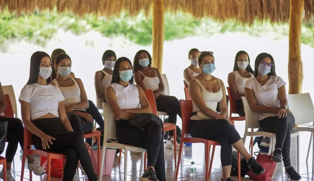 Las candidatas participaron en charla de “Derechos humanos de las mujeres y prevención de violencias” Las candidatas participaron en charla de “Derechos humanos de las mujeres y prevención de violencias”
