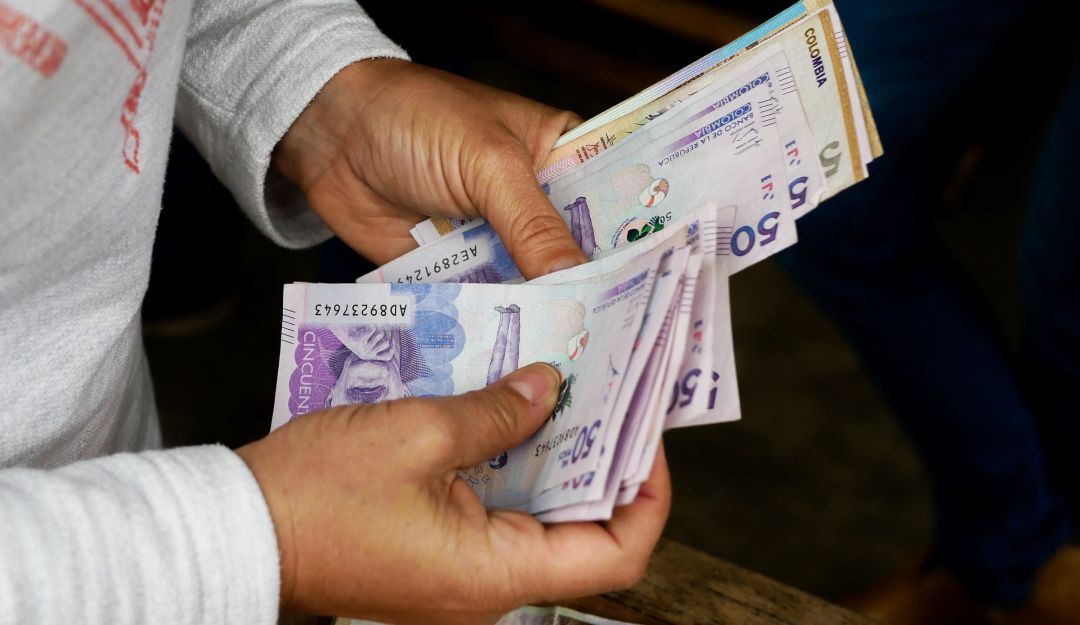 Dinero Colombia. Dinero Colombia.