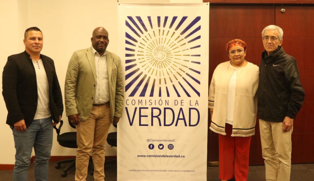 Senadores exFarc pidieron a la Comisión de la Verdad aclarar la muerte del excomandante de esa guerrilla, Alfonso Cano, asegurando que habría sido un crímen de guerra Senadores exFarc pidieron a la Comisión de la Verdad aclarar la muerte del excomandante de esa guerrilla, Alfonso Cano, asegurando que habría sido un crímen de guerra
