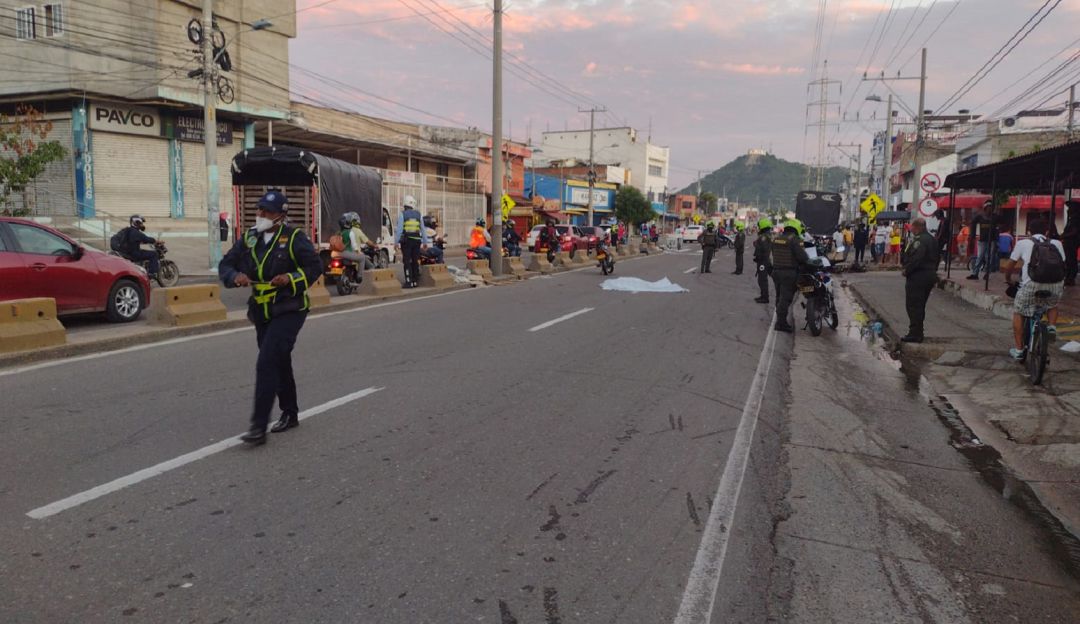 La víctima perdió el control del vehículo y falleció en plena vía La víctima perdió el control del vehículo y falleció en plena vía