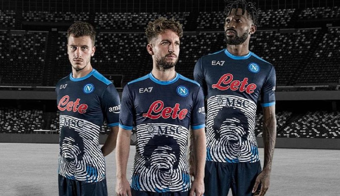 Camiseta homenaje a Diego Maradona. Camiseta homenaje a Diego Maradona.