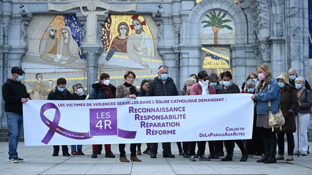 Iglesia de Francia venderá sus bienes para reparar a víctimas de abusos