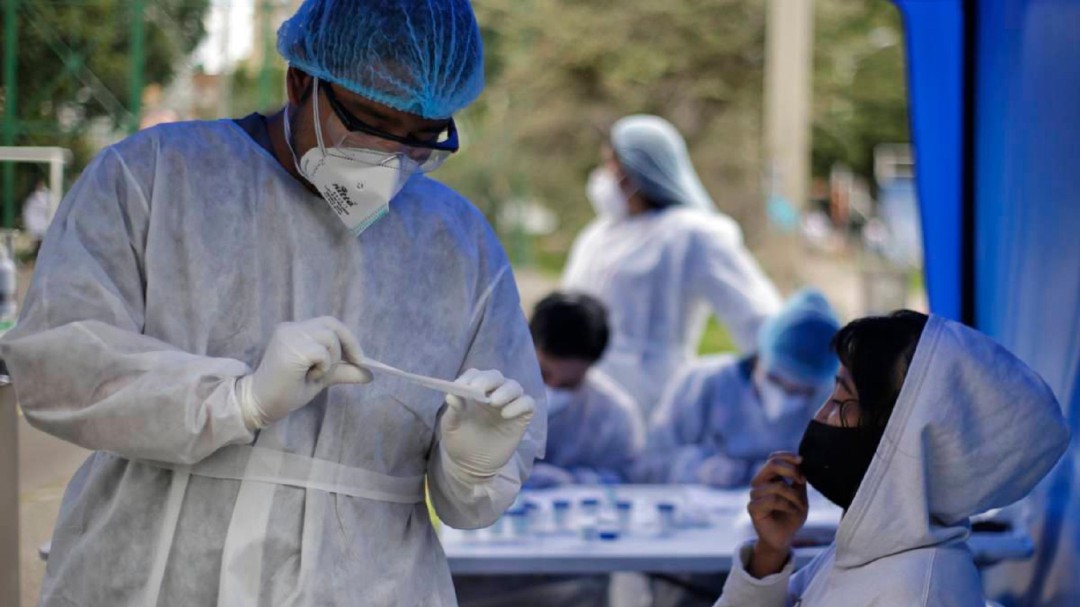70% de los hospitalizados en Barranca por COVID-19 no están vacunados