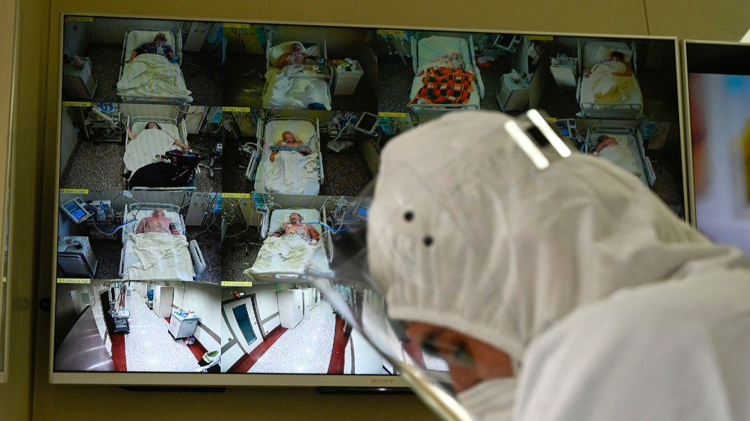 Singapur cobrará gasto médico a pacientes que no se vacunen contra COVID-19