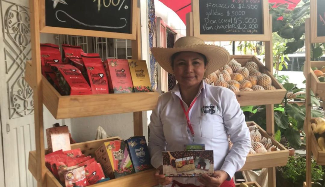 Víctimas y excombatientes se unen para abrir vitrina comercial en Bogotá Víctimas y excombatientes se unen para abrir vitrina comercial en Bogotá