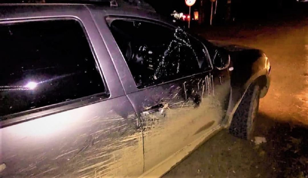 El automotor recibió impactos de bala en las ventanas. No hubo personas heridas. El automotor recibió impactos de bala en las ventanas. No hubo personas heridas.