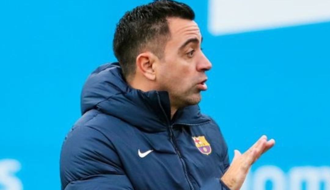 Xavi entrenando al Barcelona en 2021 Xavi entrenando al Barcelona en 2021