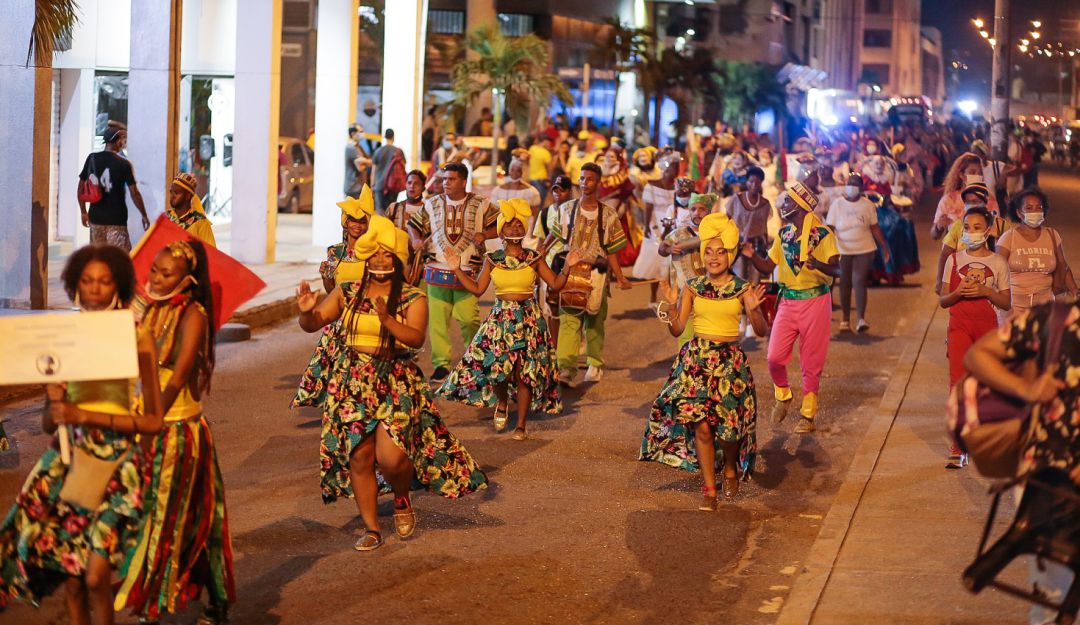 Hubo una exitosa exhibición de grupos folclóricos y comparsas ganadoras de la convocatoria de "Somos tradición Festiva" Hubo una exitosa exhibición de grupos folclóricos y comparsas ganadoras de la convocatoria de "Somos tradición Festiva"