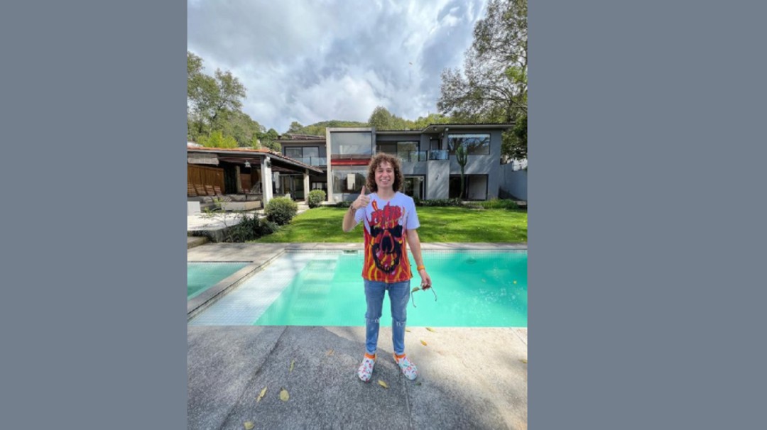 Tras ola de críticas, Luisito Comunica eliminó foto de Petro y explicó