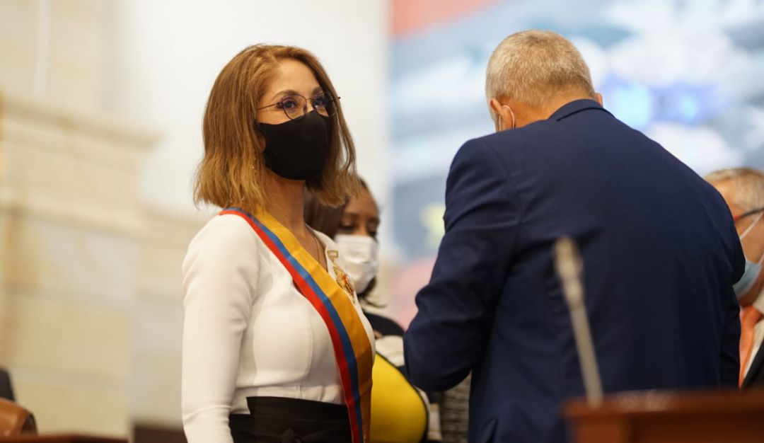 La coautora de la tesis Maestrìa de la presidenta de la Cámara, Jennifer Arias, presentó un nuevo documento buscando reemplazar el denunciado por plagio La coautora de la tesis Maestrìa de la presidenta de la Cámara, Jennifer Arias, presentó un nuevo documento buscando reemplazar el denunciado por plagio