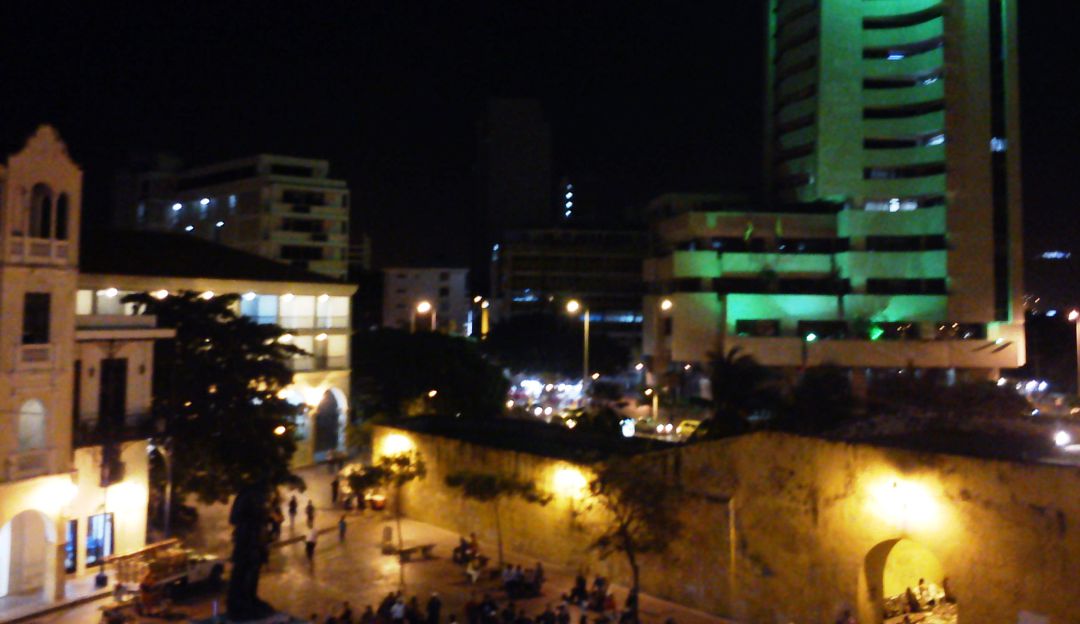 Consideran que se debe mantener la actual franja horaria hasta las 02:00 a.m. Consideran que se debe mantener la actual franja horaria hasta las 02:00 a.m.