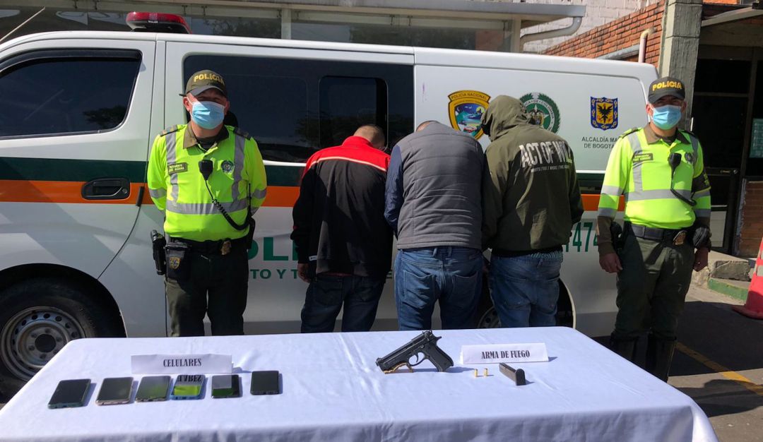 Tiroteo deja tres delincuentes capturados en el centro de Bogotá Tiroteo deja tres delincuentes capturados en el centro de Bogotá