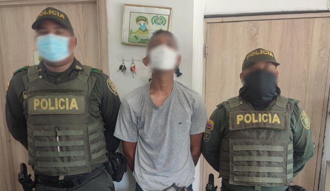 Durante el fin de semana también se incautaron tres armas de fuego, 151 cortopunzantes y se impusieron 307 comparendos Durante el fin de semana también se incautaron tres armas de fuego, 151 cortopunzantes y se impusieron 307 comparendos
