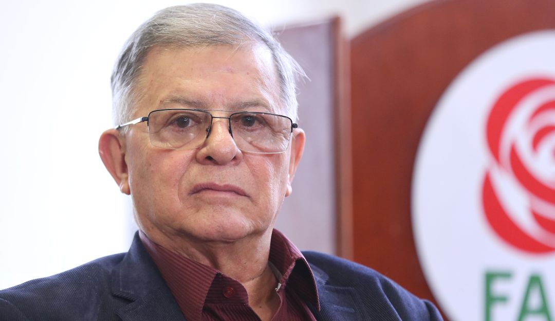 El excomandante de las Farc negó que hubiera prácticas esclavistas en los campamentos de la guerrilla: "si se sentían aburridos, los retenidos" podían trabajar El excomandante de las Farc negó que hubiera prácticas esclavistas en los campamentos de la guerrilla: "si se sentían aburridos, los retenidos" podían trabajar
