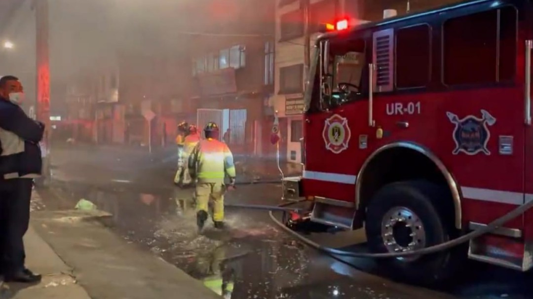 Incendio consumió una bodega en el barrio Siete de Agosto