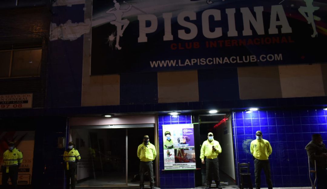 Sellado el Club La Piscina en el centro de Bogotá por tráfico de drogas Sellado el Club La Piscina en el centro de Bogotá por tráfico de drogas