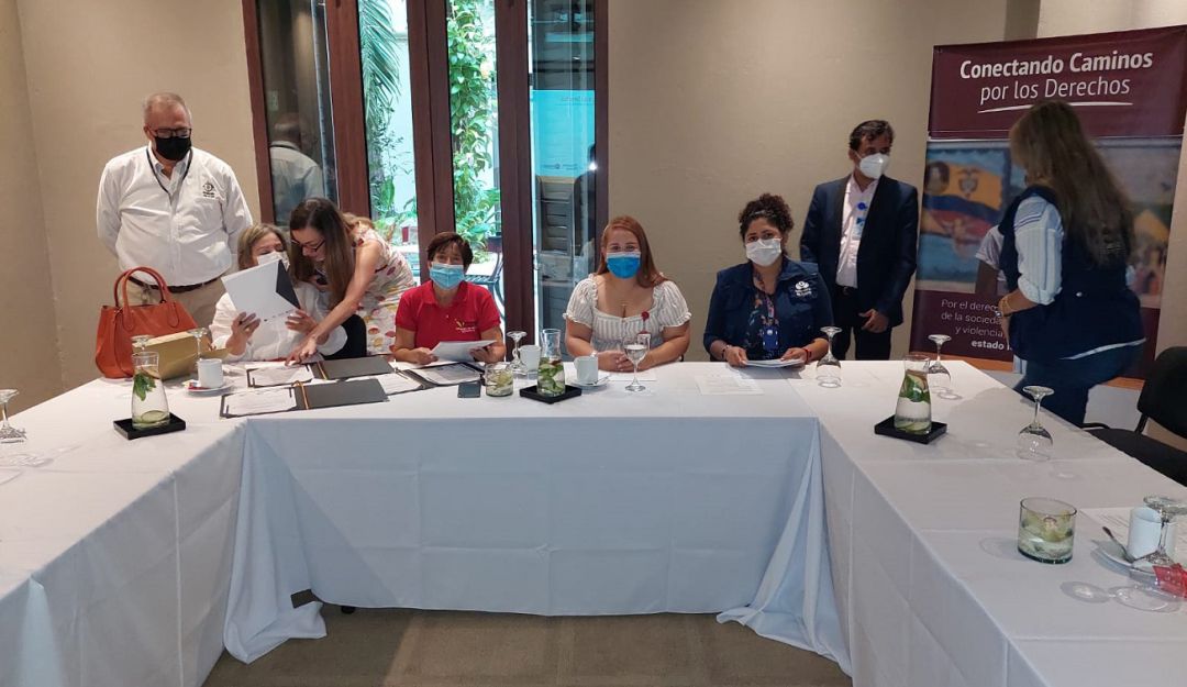 La mesa está conformada por los tres integrantes del Ministerio Público: Procuraduría, Defensoría del Pueblo y Personería La mesa está conformada por los tres integrantes del Ministerio Público: Procuraduría, Defensoría del Pueblo y Personería
