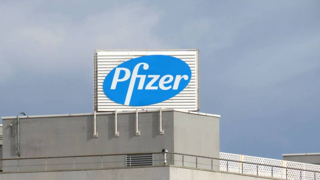 Exempleada de Pfizer habría robado documentos sobre la vacuna COVID-19