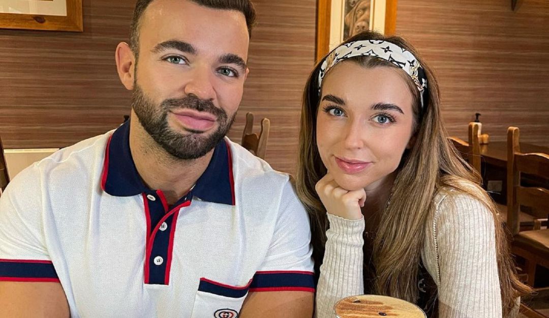 Sean tiene 29 años y convenció a su hermana menor Daysi 24 años a grabar videos juntos en esta plataforma para adultos. Sean tiene 29 años y convenció a su hermana menor Daysi 24 años a grabar videos juntos en esta plataforma para adultos.