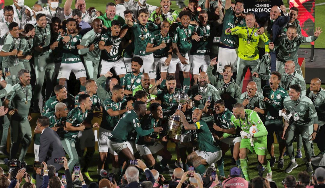 Los jugadores de Palmeiras festejan un nuevo título de la Copa Libertadores. Los jugadores de Palmeiras festejan un nuevo título de la Copa Libertadores.