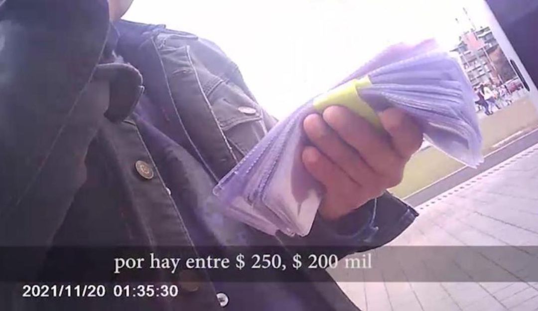 Denuncian falsificadores de carnet de vacunación contra el COVID en Bogotá Denuncian falsificadores de carnet de vacunación contra el COVID en Bogotá