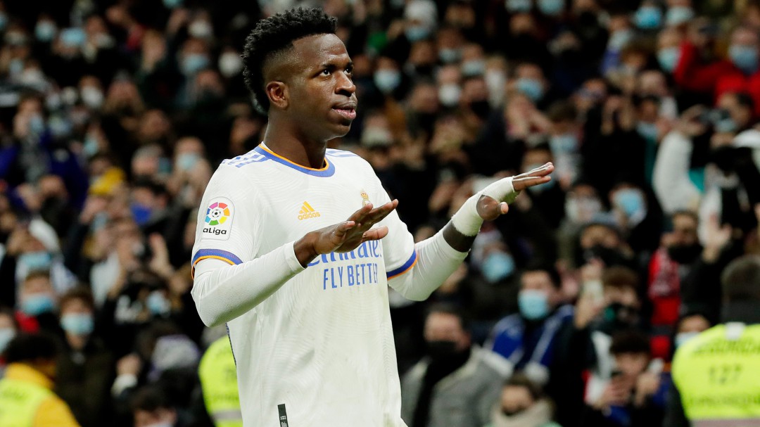 A lo CR7 con gol y celebración, Vinicius le dio la victoria al Real Madrid