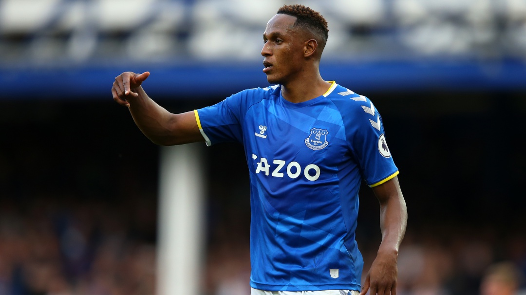 Yerry Mina sigue ausente y se perderá el clásico ante el Liverpool