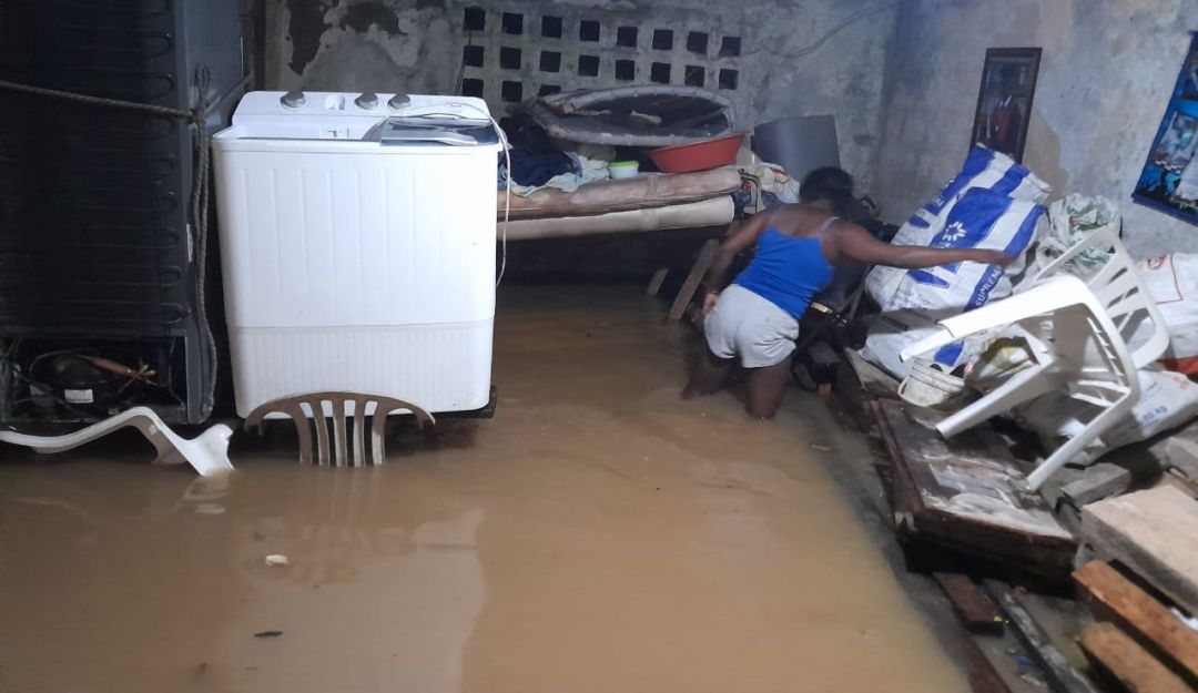 Más de 5.500 familias afectadas por las fuertes lluvias. Más de 5.500 familias afectadas por las fuertes lluvias.