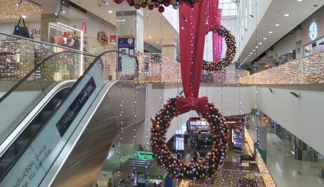 Alumbrado navideño en el Centro Comercial Calima Alumbrado navideño en el Centro Comercial Calima