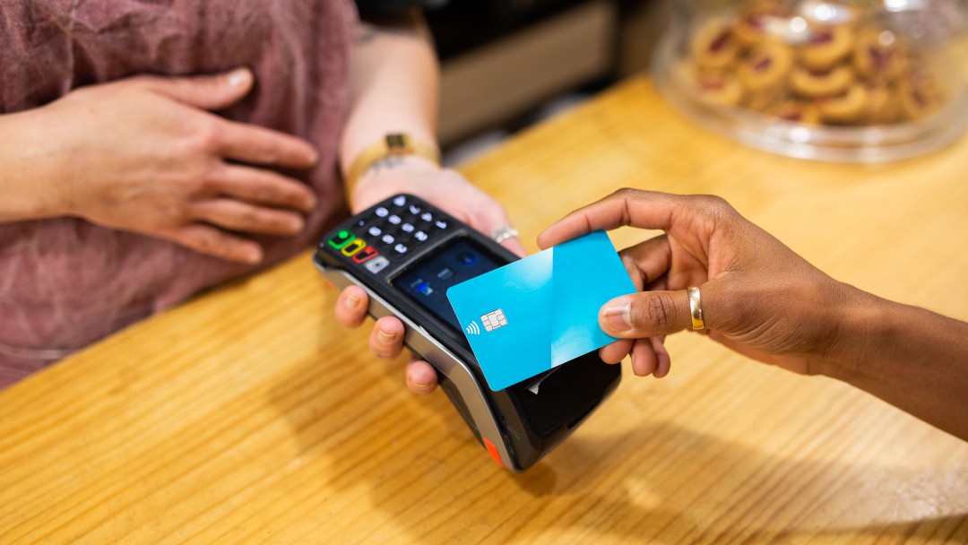 Consejos prácticos para proteger sus tarjetas en las compras de fin de año