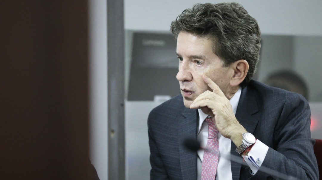 Luis Pérez: "Hacerles obras de ricos a los pobres da resultados"