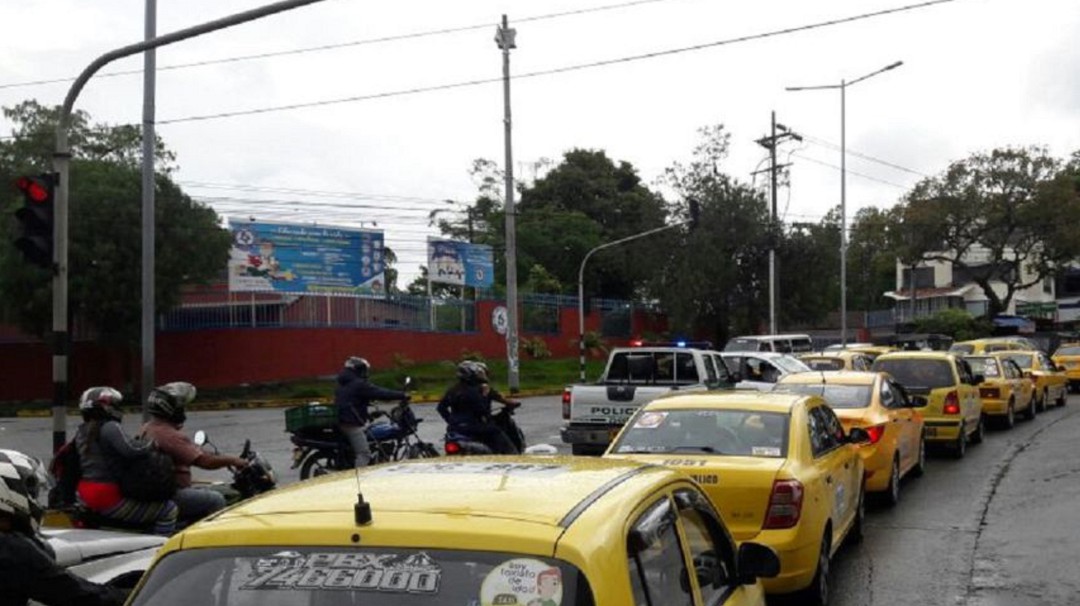 Campaña de taxistas en Armenia busca garantizar empleo y seguridad