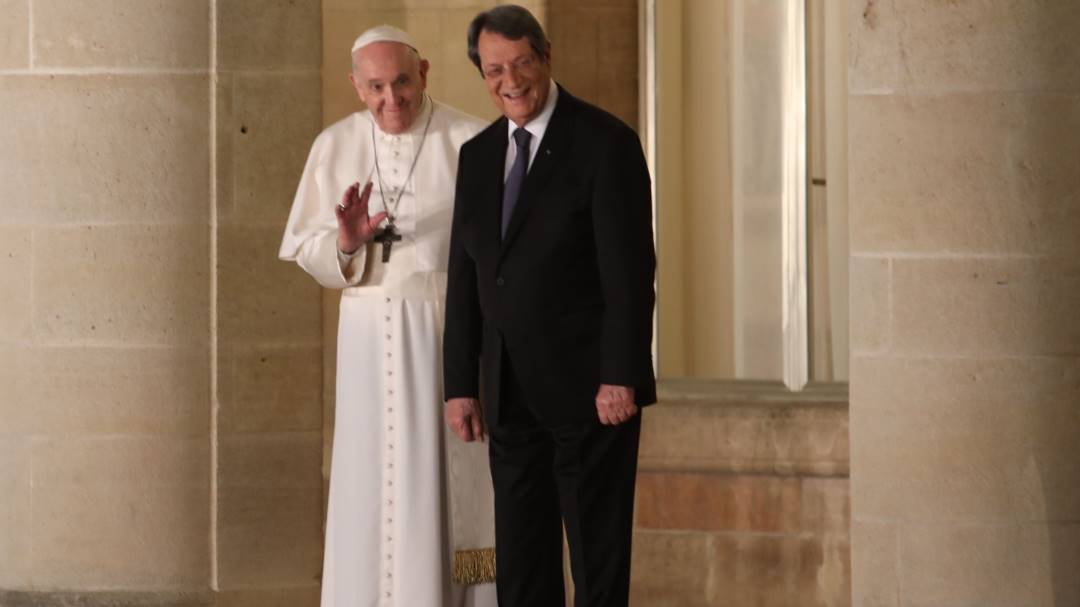 Papa Francisco pide a Europa "eliminar muros" contra migrantes