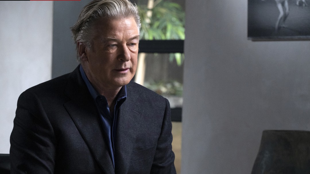 Entre lágrimas, Alec Baldwin dijo en entrevista que nunca apretó el gatillo