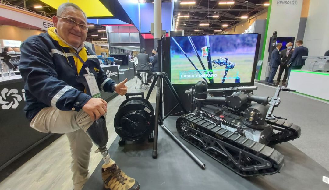 Víctimas de minas antipersona participaron en el desarrollo de este robot, presentado en Expodefensa 2021. Víctimas de minas antipersona participaron en el desarrollo de este robot, presentado en Expodefensa 2021.
