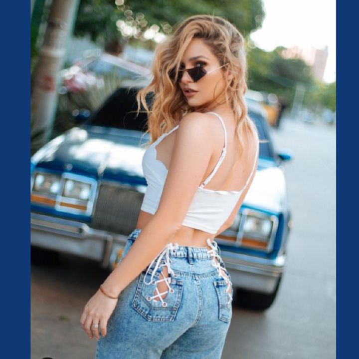 El candente adelanto navideño de Kimberly Reyes a sus fans