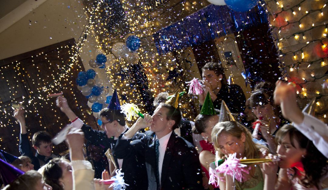 Guía para sobrevivir a la fiesta de fin de año empresarial Guía para sobrevivir a la fiesta de fin de año empresarial