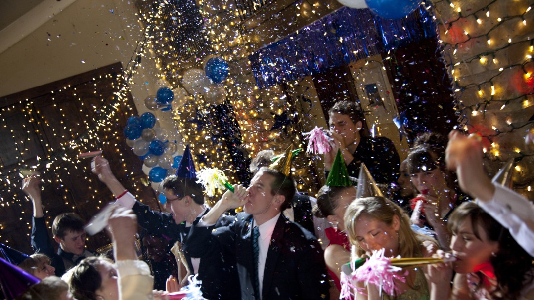 ¡Cuidado con la fiesta de año empresarial! Guía para sobrevivir