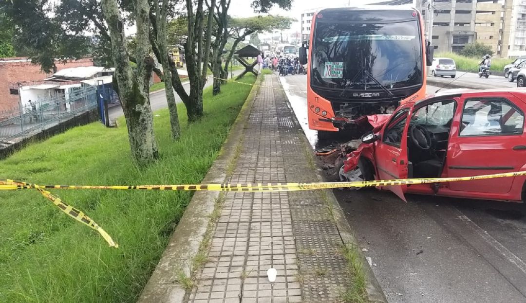 Accidente de tránsito vía Mirolindo - Picaleña Accidente de tránsito vía Mirolindo - Picaleña