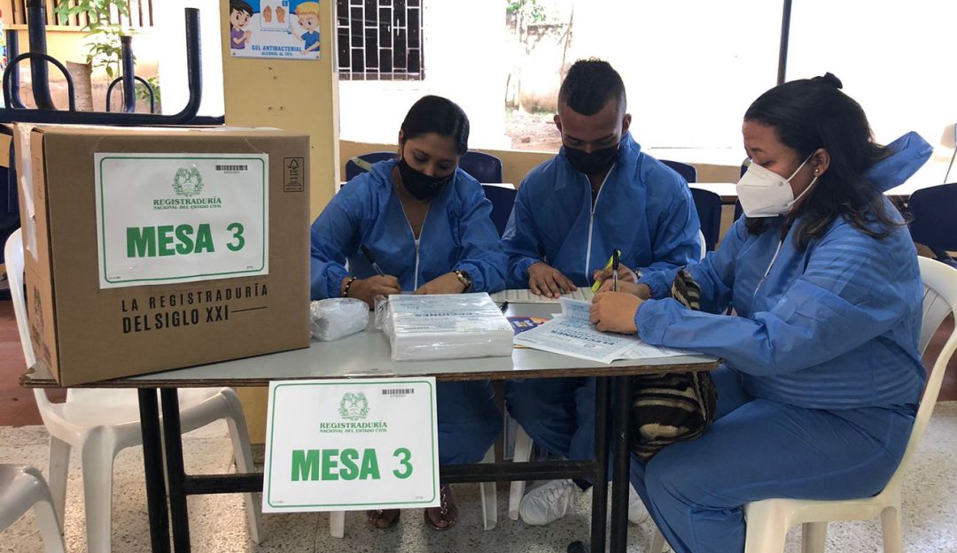 Jóvenes de 14 a 17 años podrán votar en el puesto más cercano a su residencia Jóvenes de 14 a 17 años podrán votar en el puesto más cercano a su residencia