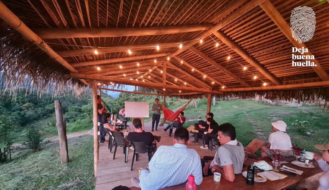 Amazonía Emprende Escuela Bosque: Proyecto que Deja Buena Huella Amazonía Emprende Escuela Bosque: Proyecto que Deja Buena Huella